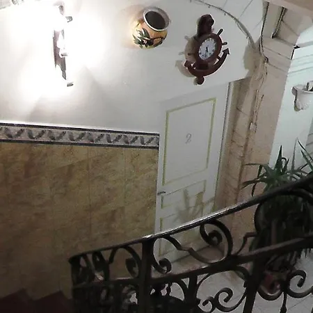 Ξενοδοχείο De La Renaissance 3*